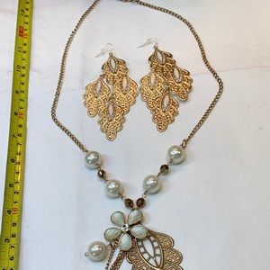 Necklace and earrings set